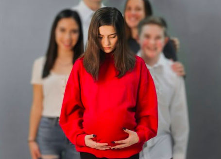 All teenagers make mistakes in high school. However, unlike teen moms, most don’t live with the evidence of their mistakes. For teen moms there is no hiding, but by owning up to their actions and keeping their babies, these moms show a level of maturity that most teenagers gain much later in life.