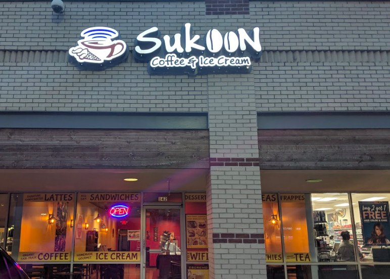Sukoon Coffee and Ice Cream has a fun environment for spending time with friends.